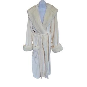 Pottery Barn Luxe Faux Fur Trim Hooded Robe White cream Plush Warm soft elegant